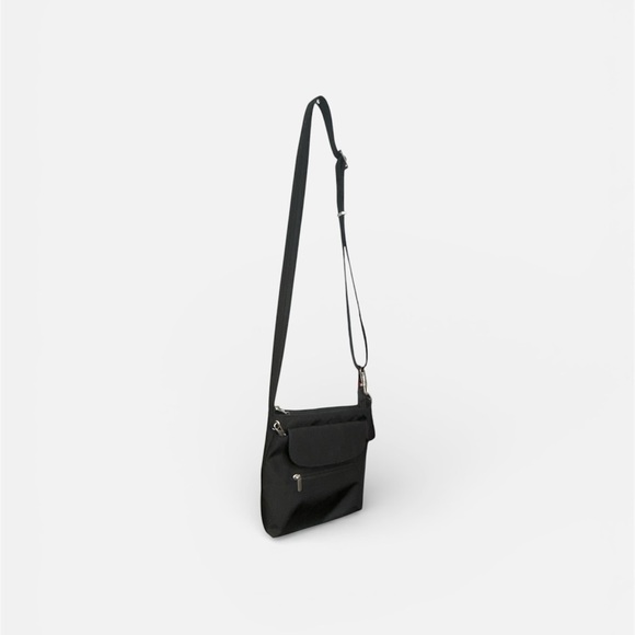 Travelon Handbags - Travelon Black Crossbody Bag